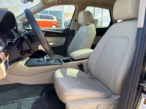 Used 2020 Audi Q5 2.0T Premium w/ Convenience Package image 9