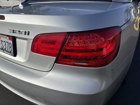 Used 2011 BMW 328i Convertible image 34