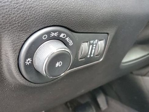 Certified 2022 Jeep Compass Limited image 8