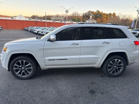 Used 2017 Jeep Grand Cherokee Overland image 6