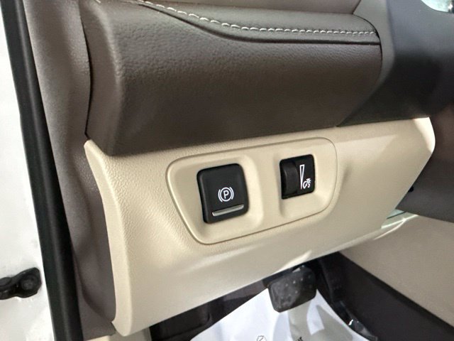 Used 2018 GMC Acadia Denali w/ Technology Package FWD image 20