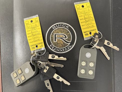 Used 1990 Buick Reatta Convertible image 27