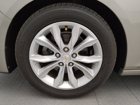 Used 2022 Chevrolet Malibu LT FWD image 31