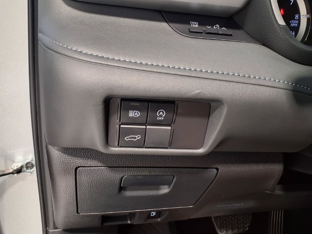 Used 2024 Toyota Highlander XLE FWD image 15