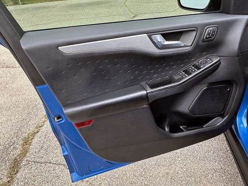 Used 2020 Ford Escape SEL image 18