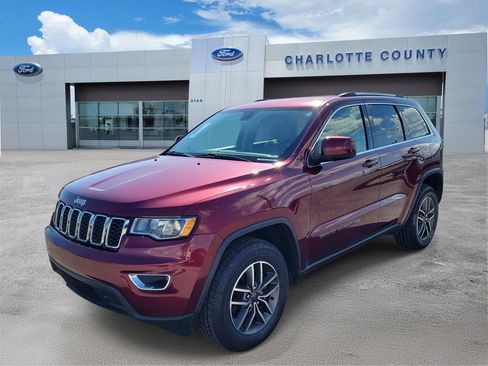 Used 2020 Jeep Grand Cherokee Laredo w/ 18" Wheel & 8.4" Radio Group AWD/4WD image 2