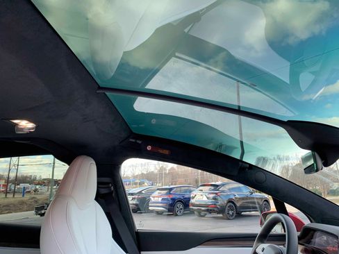 Used 2024 Tesla Model X image 6