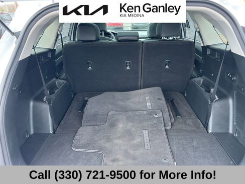 Certified 2022 Kia Sorento S w/ Panoramic Sunroof Package image 52