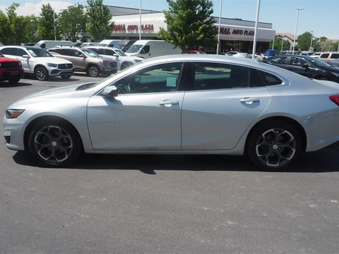 Used 2021 Chevrolet Malibu LT image 8