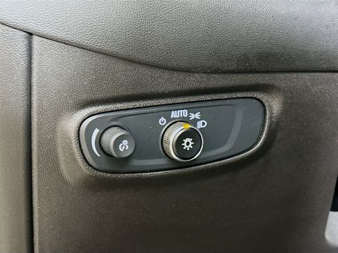 Used 2024 Chevrolet Equinox LT image 10