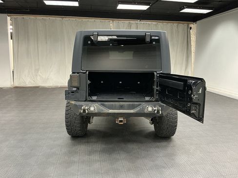 Used 2015 Jeep Wrangler Unlimited Sport w/ Max Tow Package AWD/4WD image 23