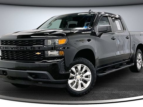 Used 2021 Chevrolet Silverado 1500 Custom w/ Safety Confidence Package AWD/4WD image 3