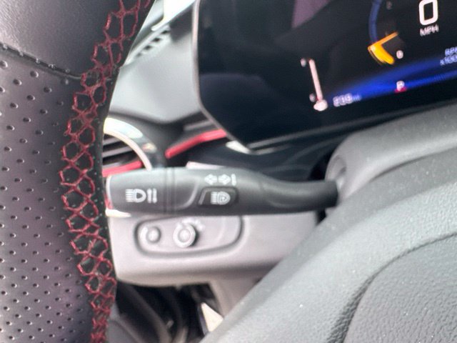 Used 2024 Chevrolet Trax RS FWD image 29