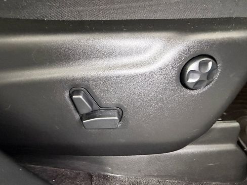 Used 2016 Jeep Grand Cherokee SRT image 47