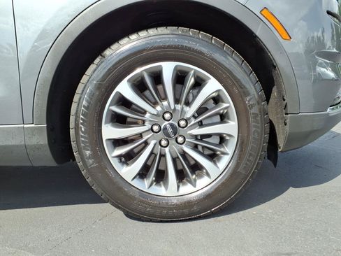 Certified 2021 Lincoln Nautilus Reserve AWD/4WD image 9