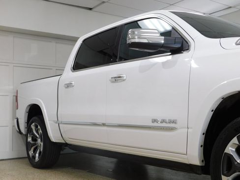 Used 2022 RAM 1500 Limited w/ Body-Colour Bumper Group AWD/4WD image 11