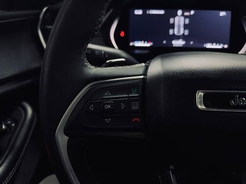 Used 2023 Jeep Grand Cherokee Altitude image 25