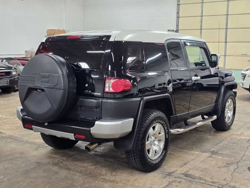 Used 2010 Toyota FJ Cruiser 4WD image 18
