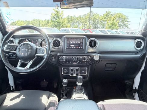 Used 2020 Jeep Wrangler Unlimited Sahara AWD/4WD image 12