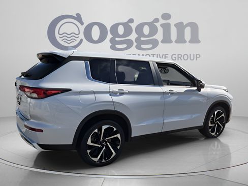Used 2024 Mitsubishi Outlander SE FWD image 5