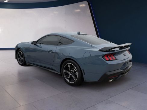 Used 2025 Ford Mustang Premium image 3