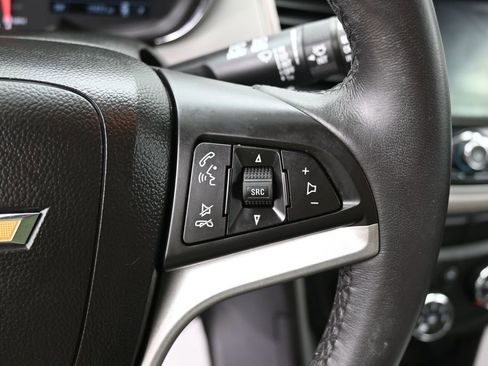 Used 2022 Chevrolet Trax LT w/ LT Convenience Package AWD/4WD image 22
