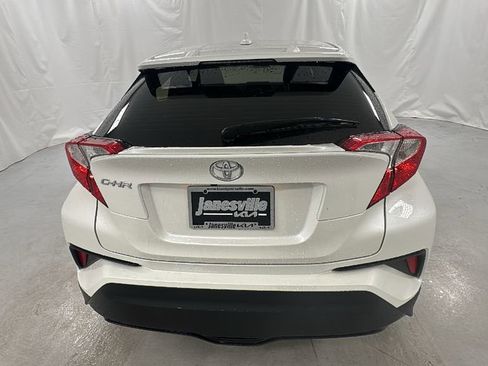 Used 2020 Toyota C-HR XLE image 4