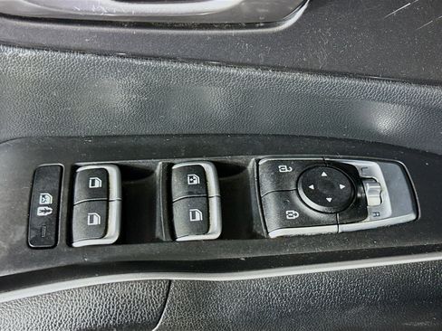 Used 2021 Kia Sorento S w/ Panoramic Sunroof Package image 24