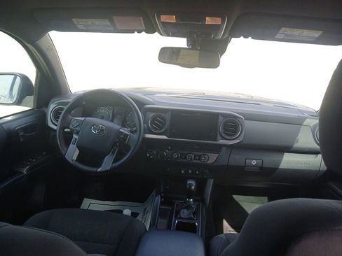 Used 2019 Toyota Tacoma TRD Off-Road image 18