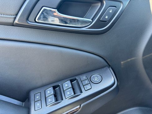 Used 2019 Chevrolet Tahoe LT image 16