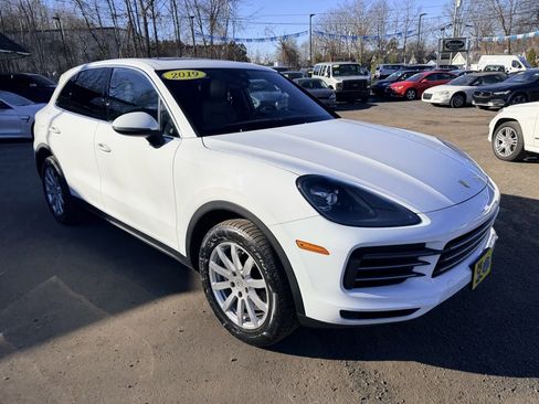 Used 2019 Porsche Cayenne image 3