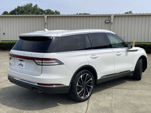 Used 2022 Lincoln Aviator Reserve w/ Equipment Group 201A AWD/4WD image 3