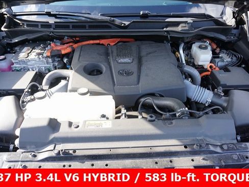 Used 2024 Toyota Sequoia Platinum image 10