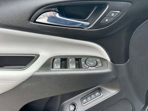 Used 2020 Chevrolet Equinox Premier image 24