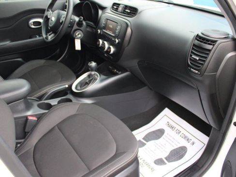 Used 2018 Kia Soul FWD image 10