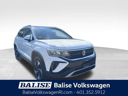 Used 2023 Volkswagen Taos SE w/ Panoramic Sunroof Package