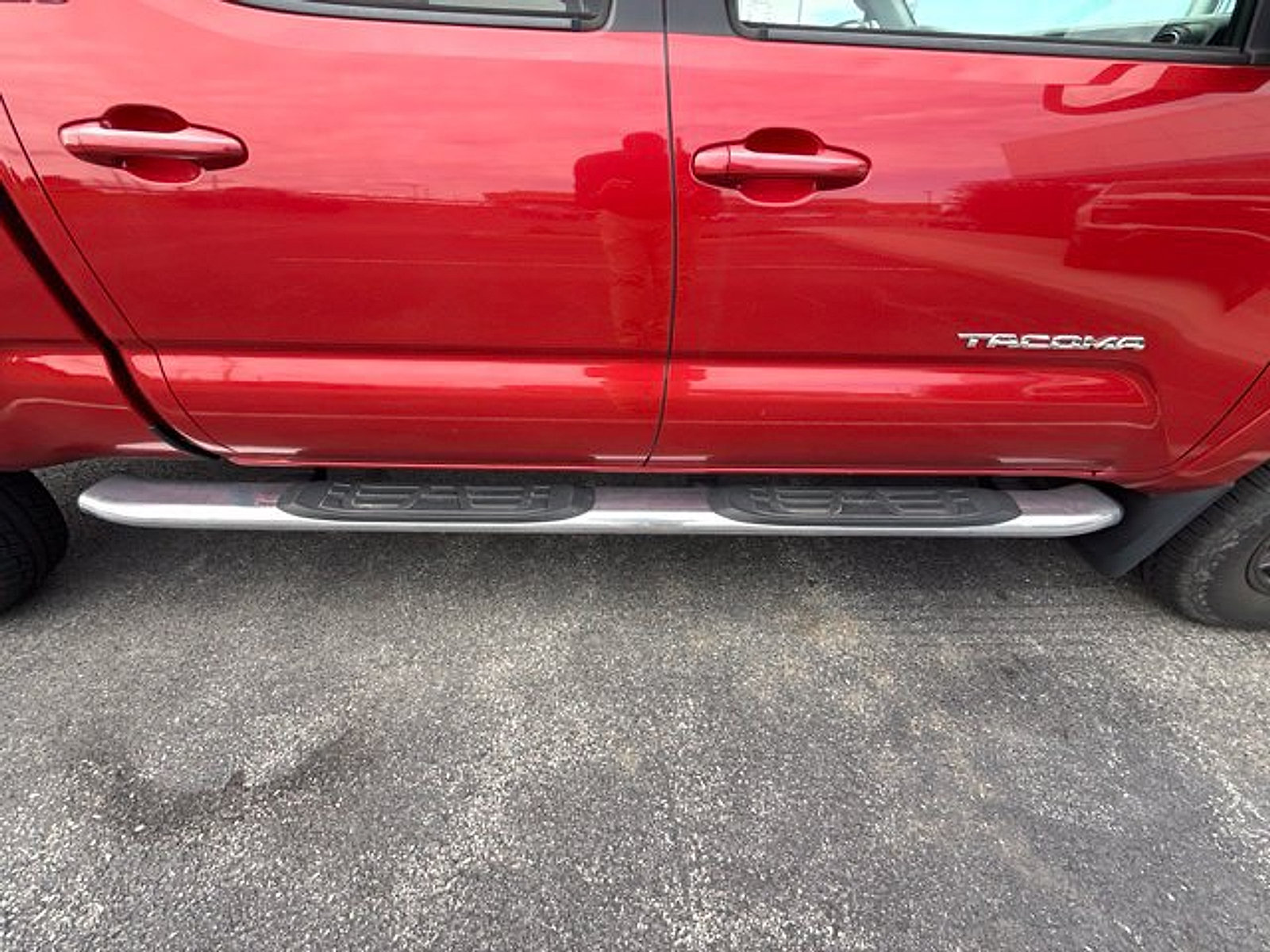 Used 2018 Toyota Tacoma SR5 AWD/4WD image 26
