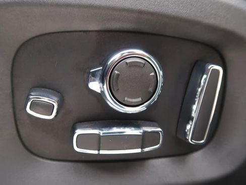 Used 2017 Jaguar XJ R-Sport image 31