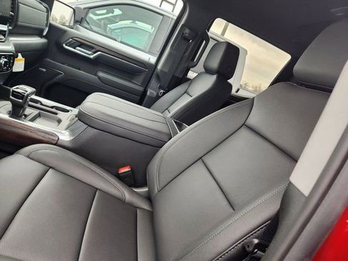 New 2026 GMC Sierra 1500 SLT image 13