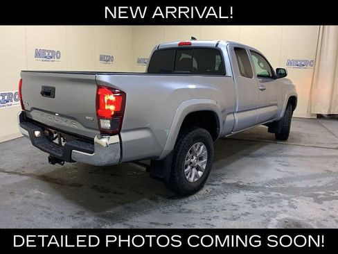 Used 2019 Toyota Tacoma SR5 AWD/4WD image 3