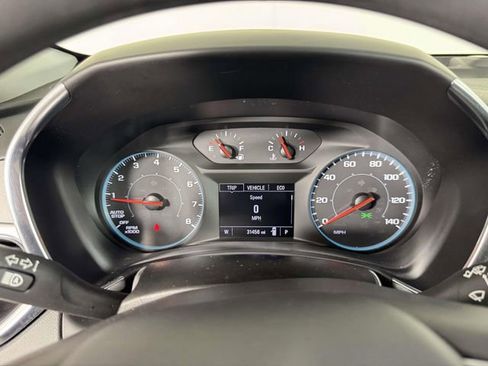 Used 2022 Chevrolet Equinox LS image 3