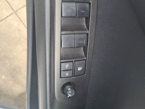 Used 2024 Toyota Camry SE image 18