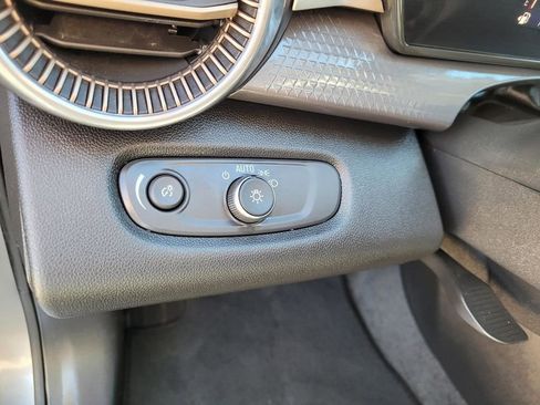 Used 2025 Chevrolet Trax ACTIV image 24