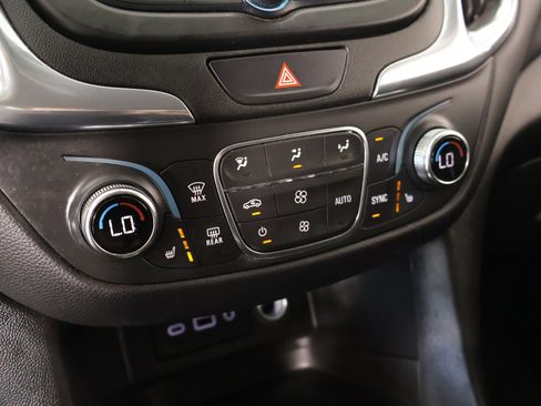 Used 2021 Chevrolet Equinox LT FWD image 7