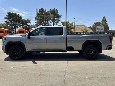 Used 2024 GMC Sierra 2500 AT4 w/ AT4 Premium Plus Package image 5