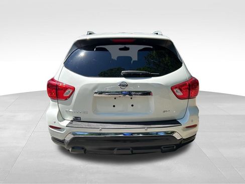 Used 2017 Nissan Pathfinder SV FWD image 4