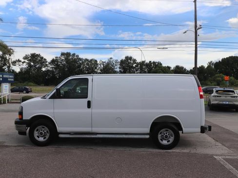 Used 2025 GMC Savana 2500 w/ Driver Convenience Package RWD image 8