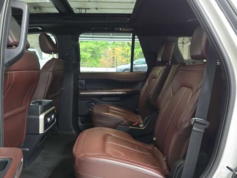 Used 2024 Ford Expedition Limited image 20