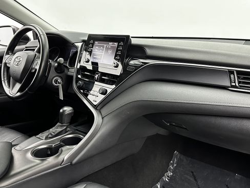 Used 2021 Toyota Camry SE image 35