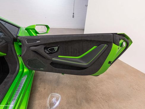 Used 2024 Lamborghini Huracan Tecnica RWD image 27